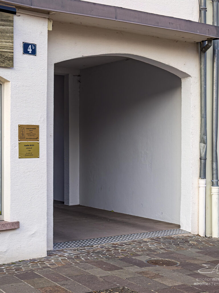 Photo de la rue de l'entrée du cabinet de Lavleen Singh-Bassi, avocat à Haguenau